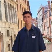 Me defino como una persona a la que le gusta aprender y enseñar. Creo que el conocimiento es una herramienta muy importante.